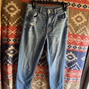 American Eagle Outfitters Mom Jean size 4
